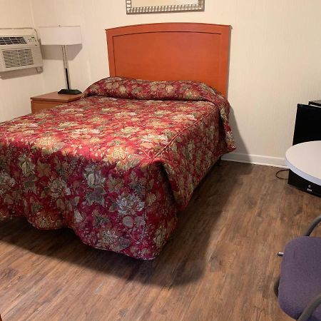 Baker'S Motel Norwich 外观 照片