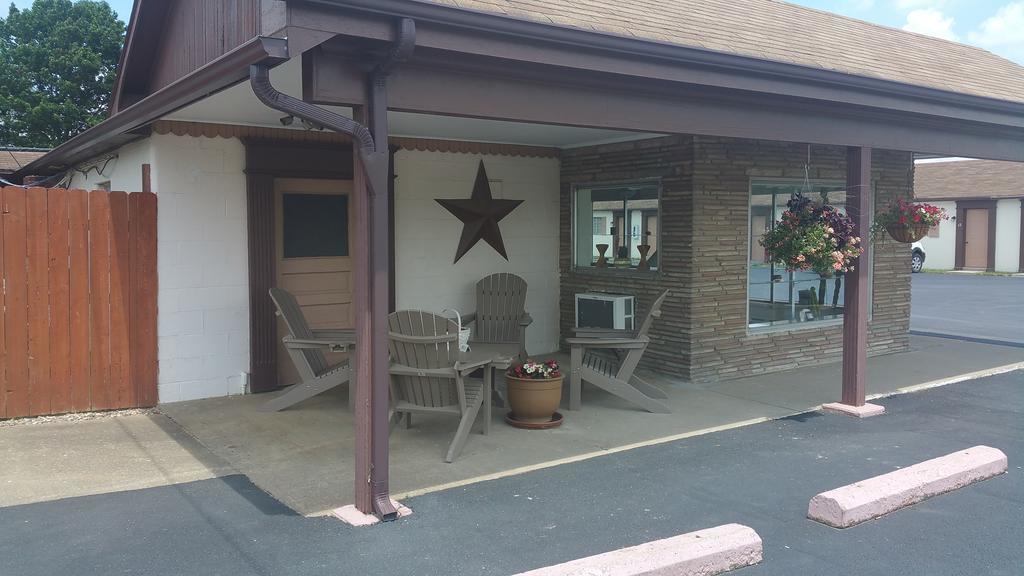 Baker'S Motel Norwich 外观 照片