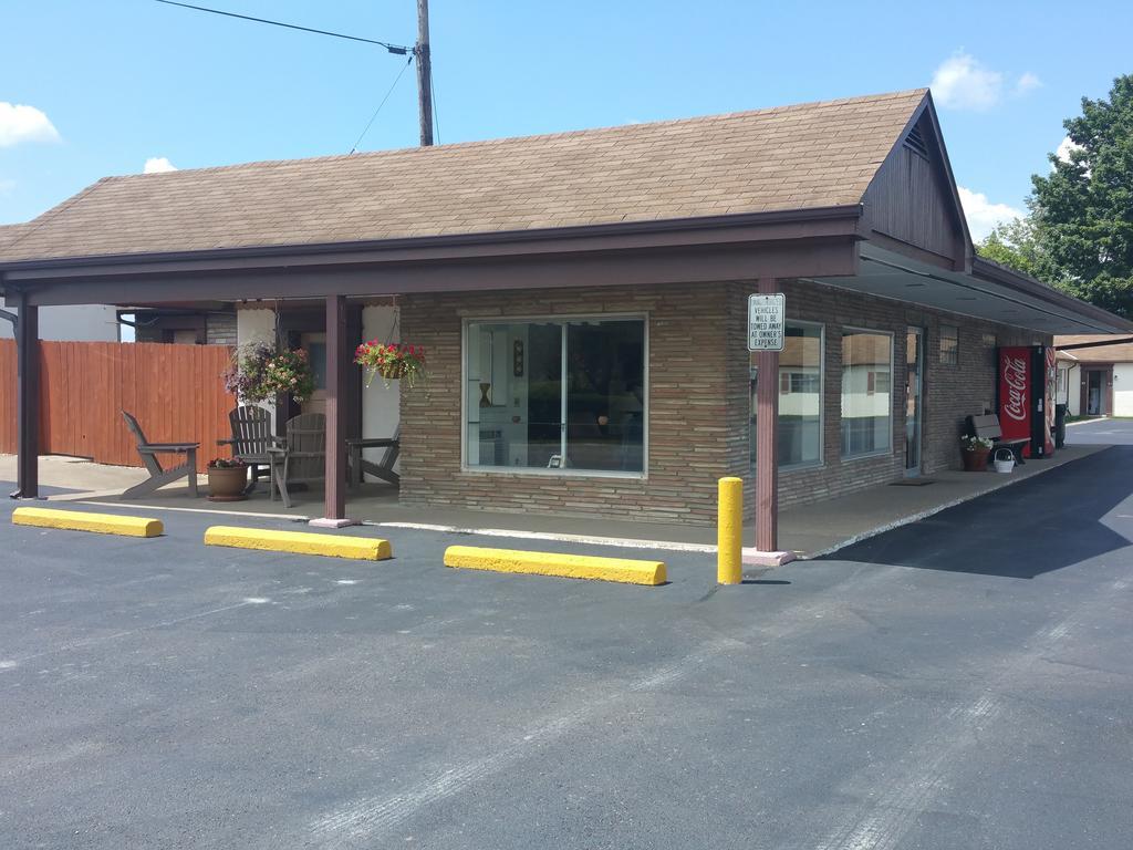 Baker'S Motel Norwich 外观 照片
