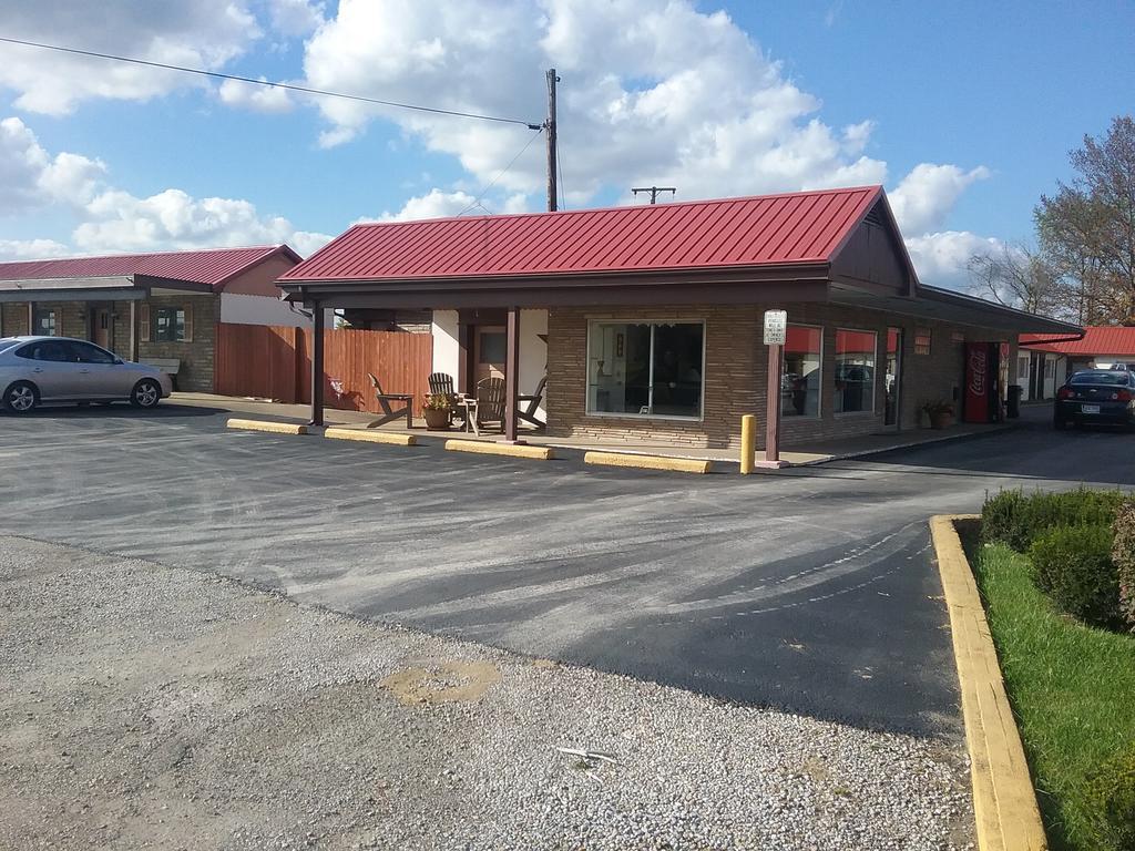 Baker'S Motel Norwich 外观 照片