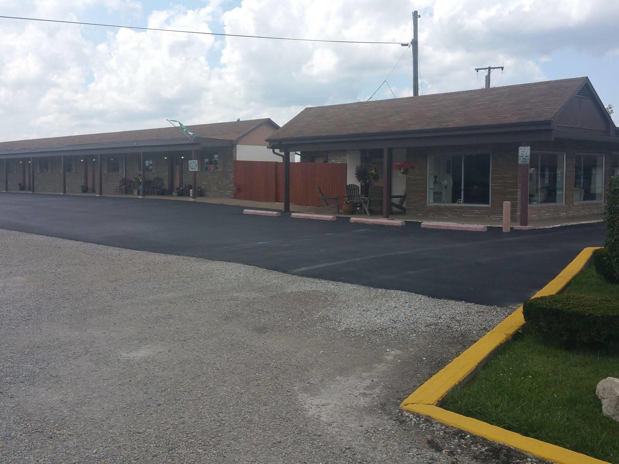 Baker'S Motel Norwich 外观 照片