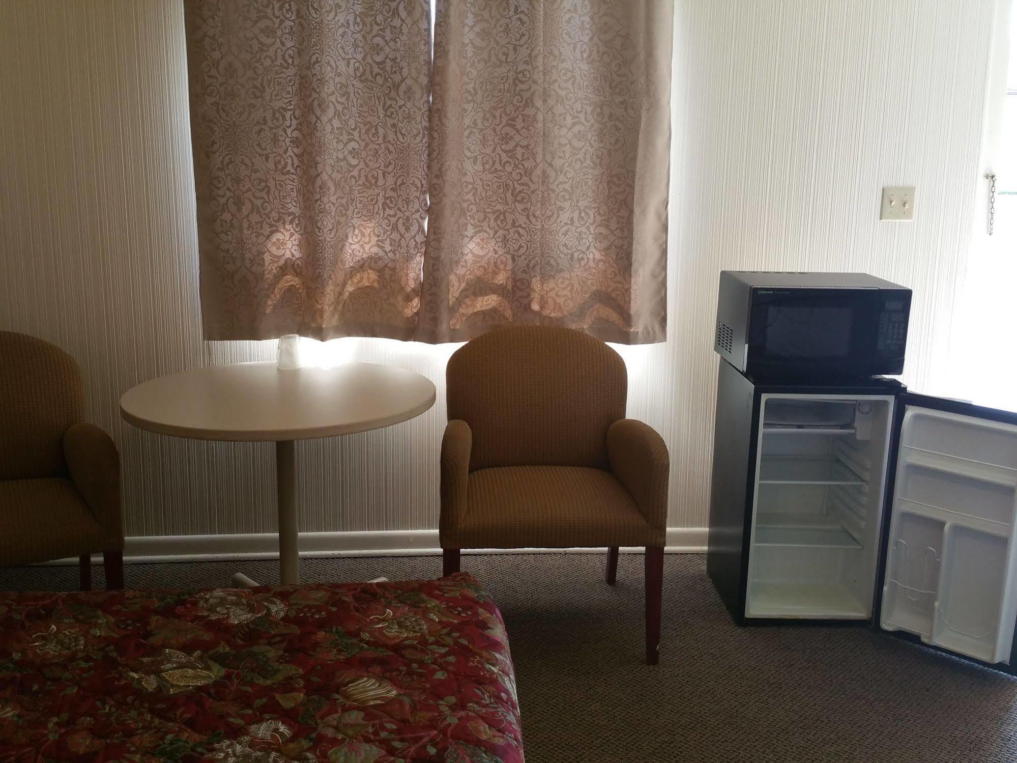 Baker'S Motel Norwich 外观 照片