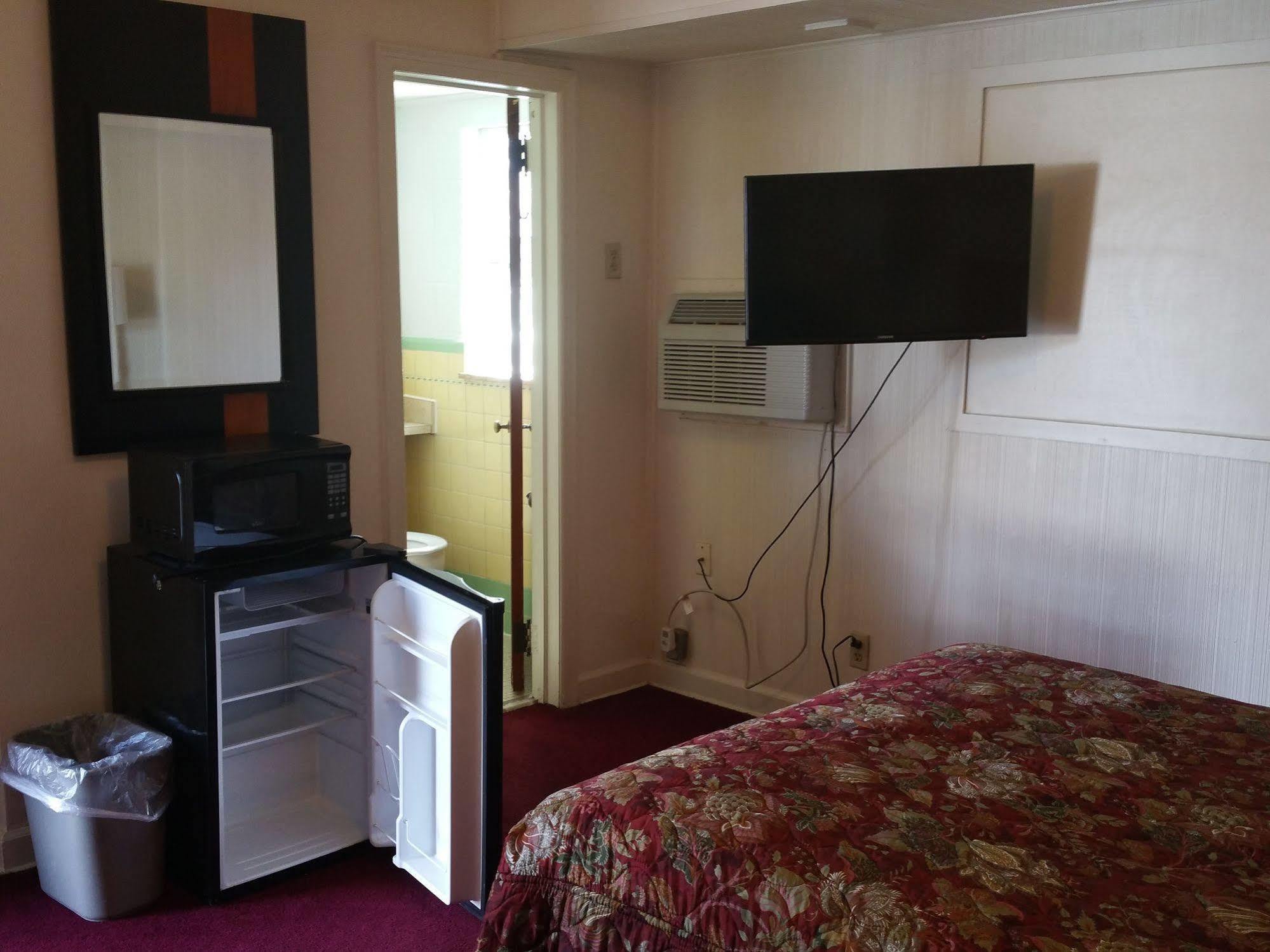 Baker'S Motel Norwich 外观 照片